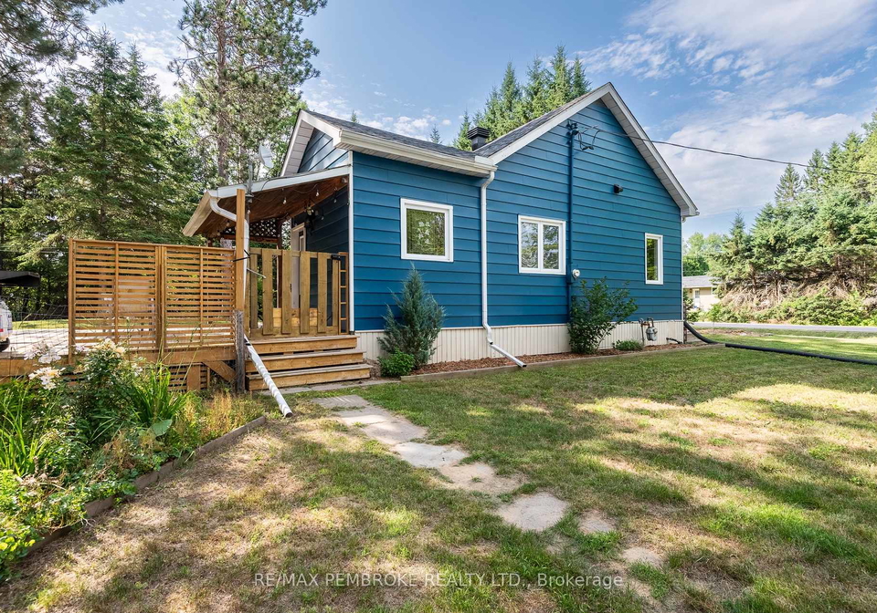 30-ottawa-street-laurentian-hills-ontario-x12306873