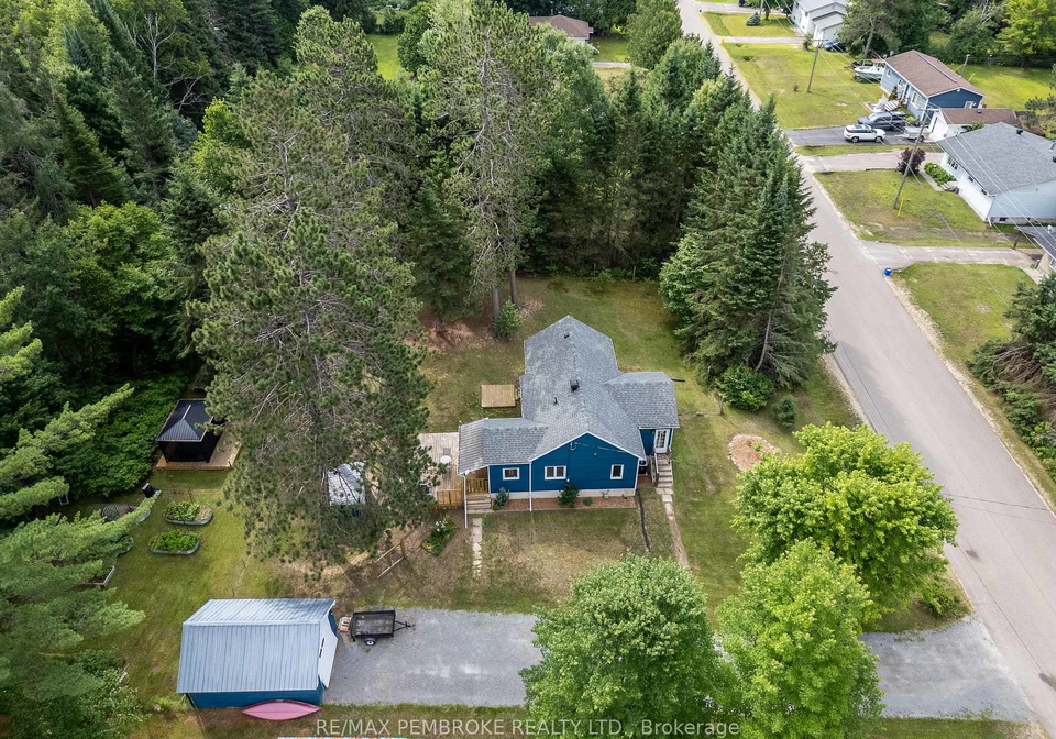 30-ottawa-street-laurentian-hills-ontario-x12306873