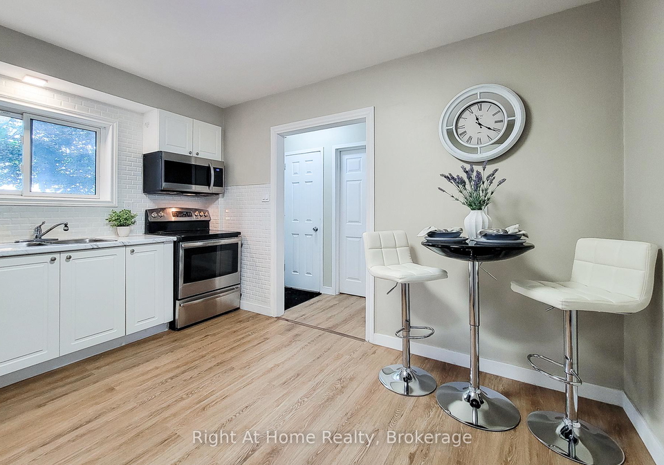 8-glenburn-court-hamilton-ontario-x12308200