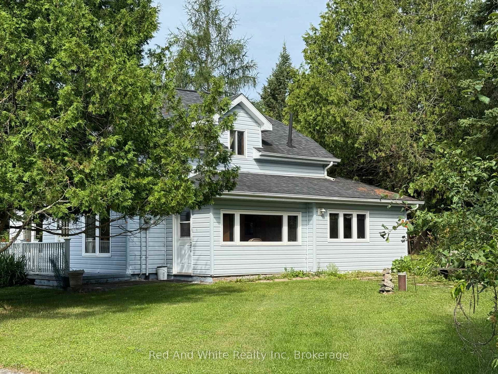 10-burrows-street-magnetawan-ontario-x12309063