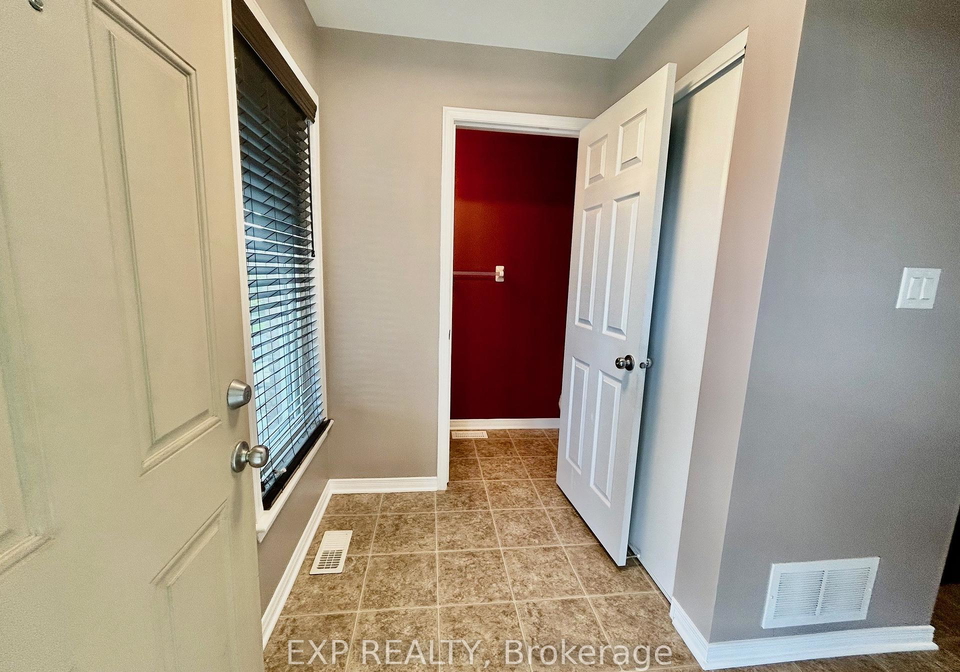 208-shanly-private-ottawa-ontario-x12309410