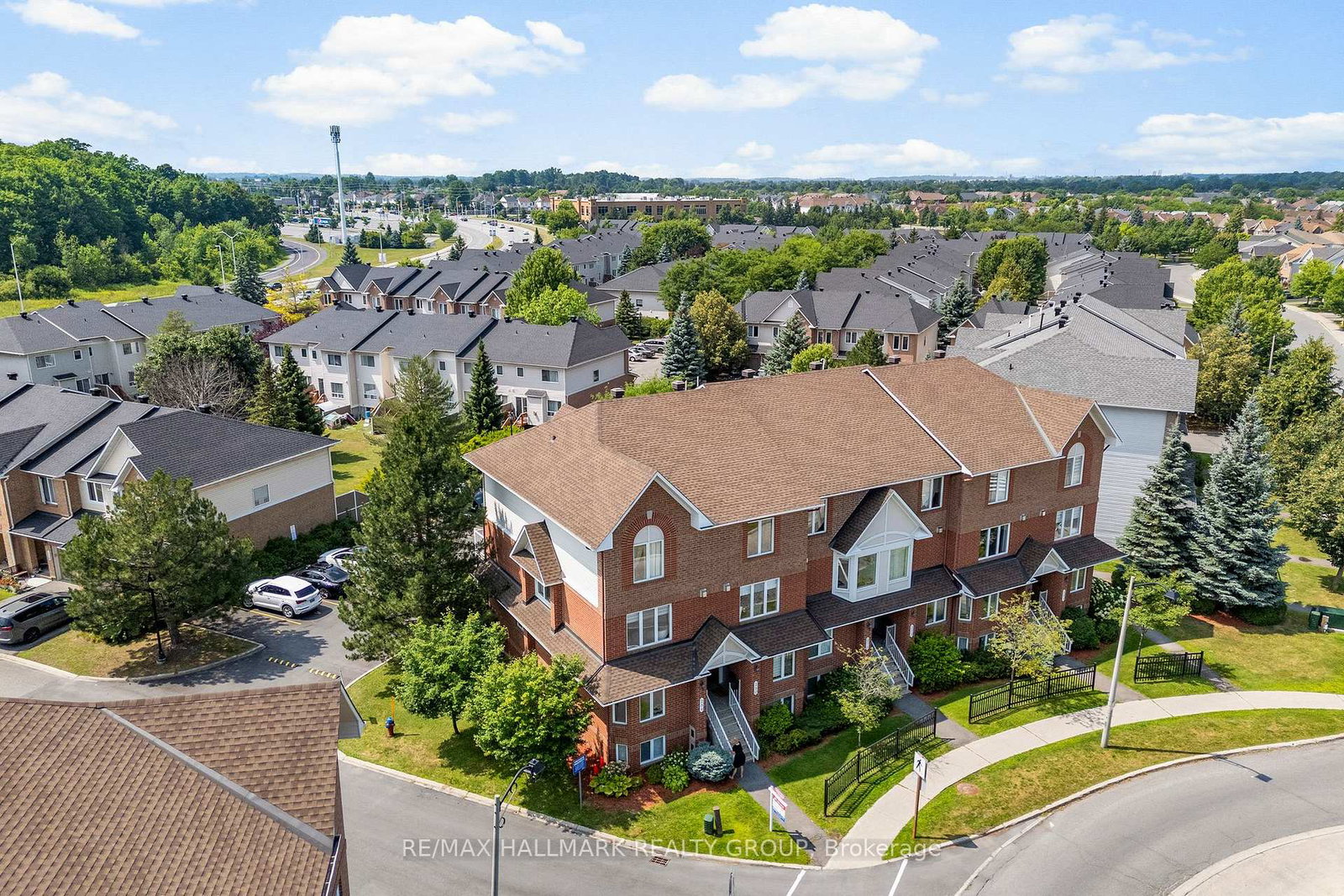 282-cresthaven-drive-ottawa-ontario-x12310536