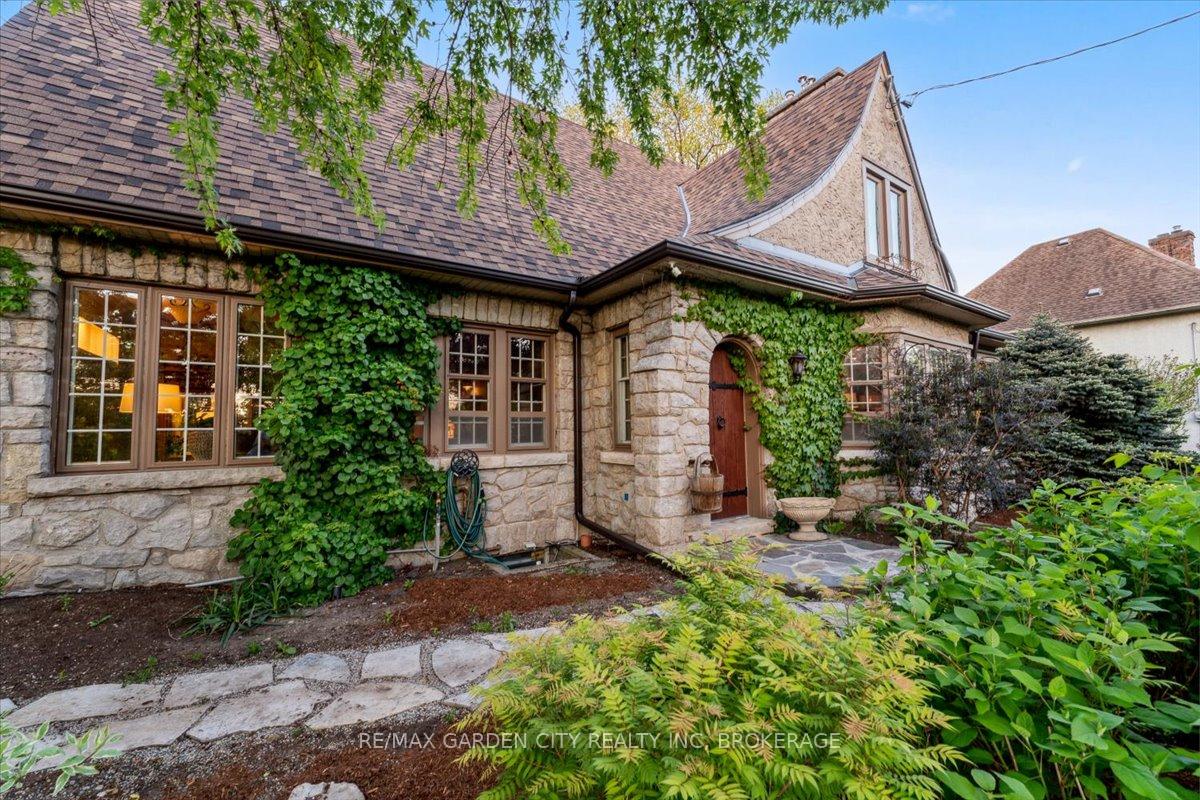 1-glenridge-avenue-st-catharines-ontario-x12310866