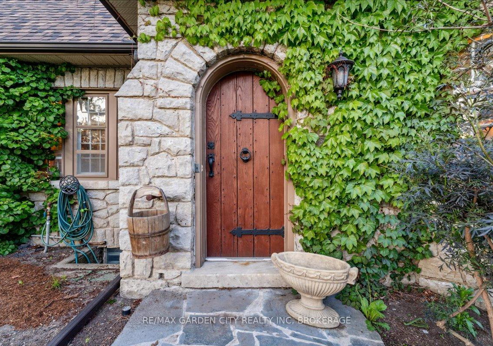 1-glenridge-avenue-st-catharines-ontario-x12310866