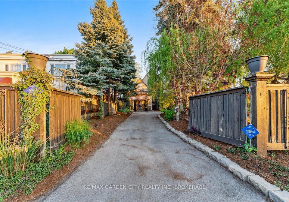 1-glenridge-avenue-st-catharines-ontario-x12310866