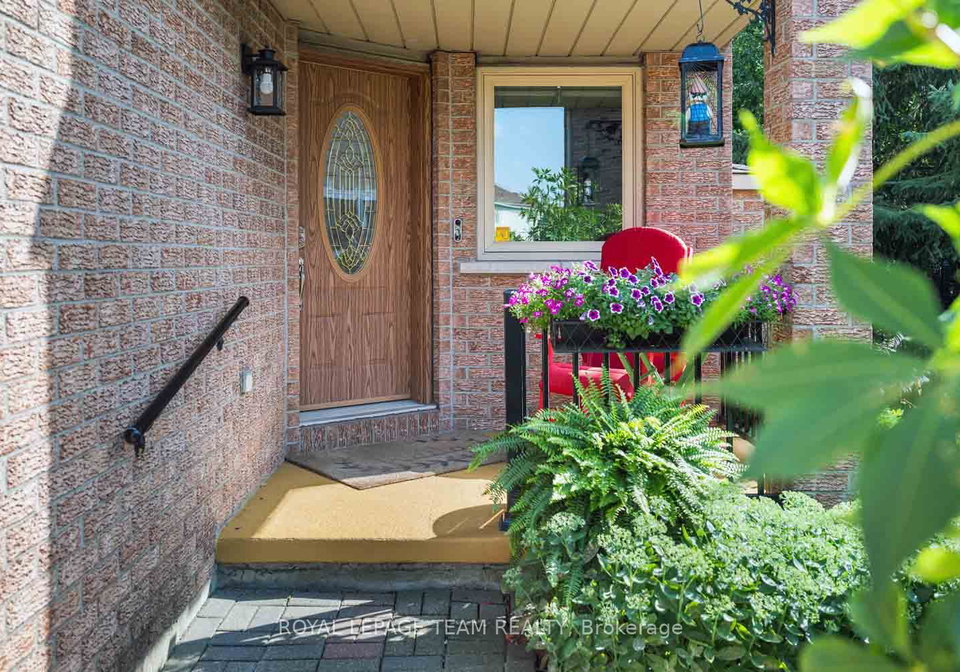 172-southport-drive-ottawa-ontario-x12310871