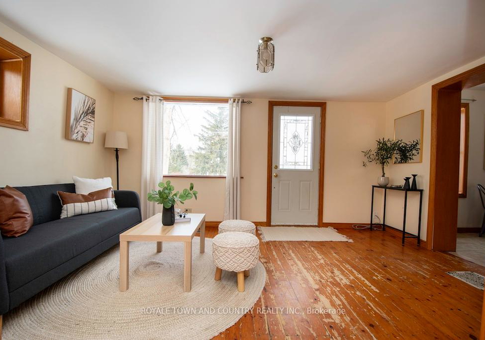 2-osborne-street-kawartha-lakes-ontario-x12311197