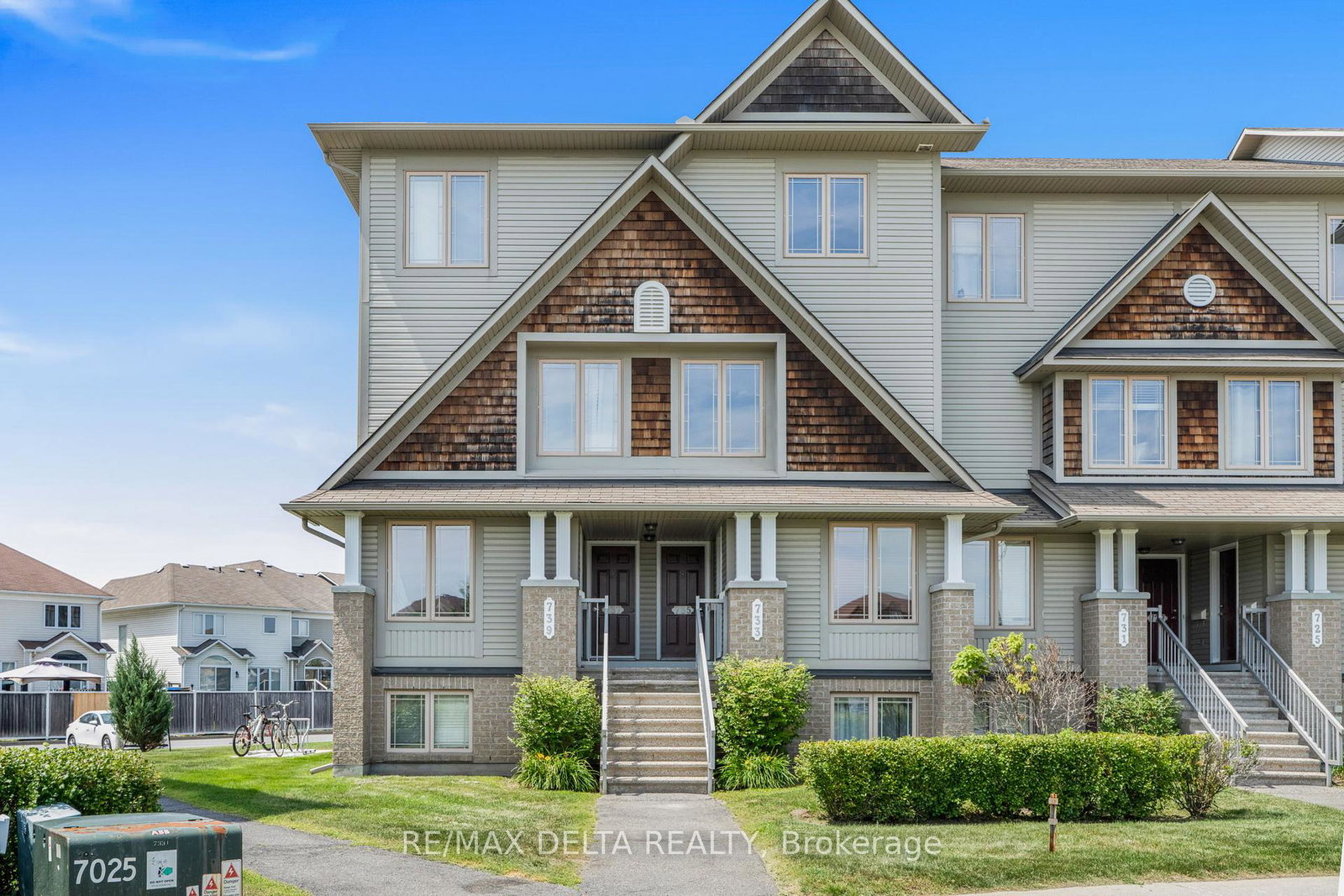 735-lakeridge-drive-e-e-ottawa-ontario-x12311298