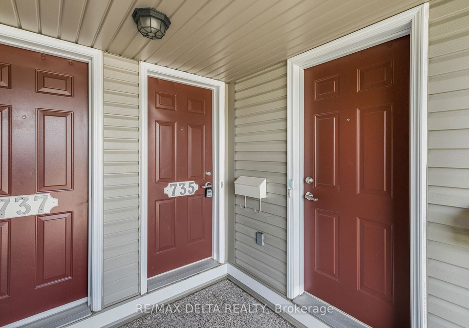 735-lakeridge-drive-e-e-ottawa-ontario-x12311298