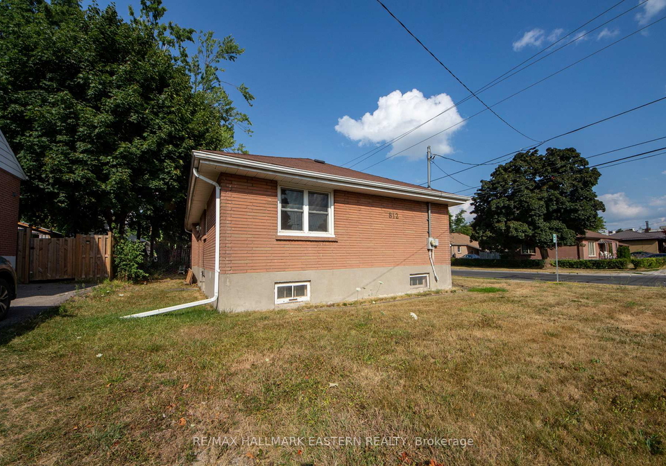 812-argyle-street-peterborough-north-ontario-x12311724