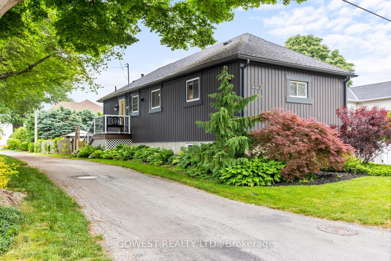 223-lake-street-e-e-grimsby-ontario-x12312197