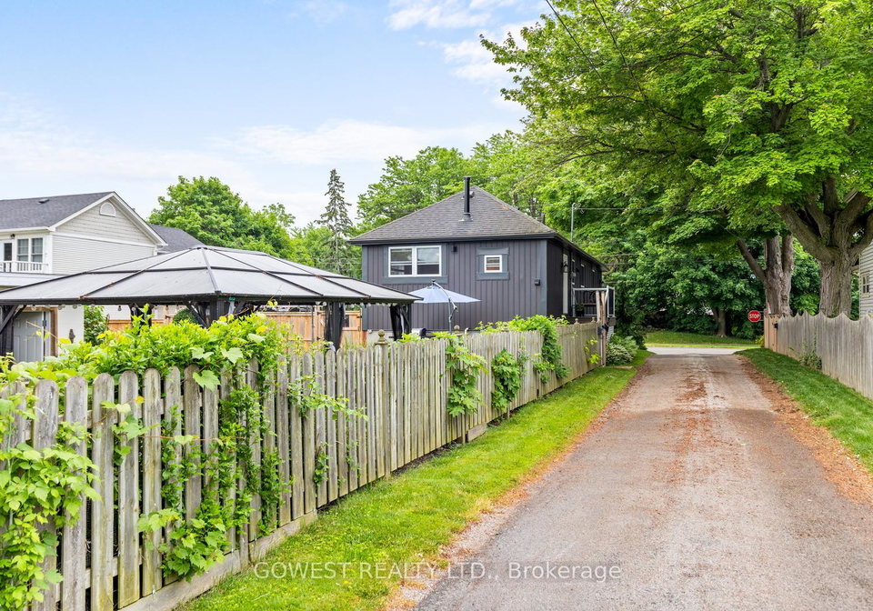 223-lake-street-e-e-grimsby-ontario-x12312197