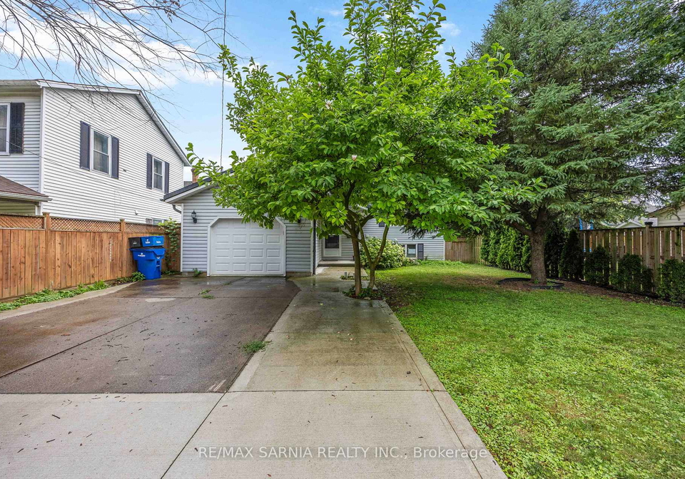 52-water-street-chatham-kent-ontario-x12312381