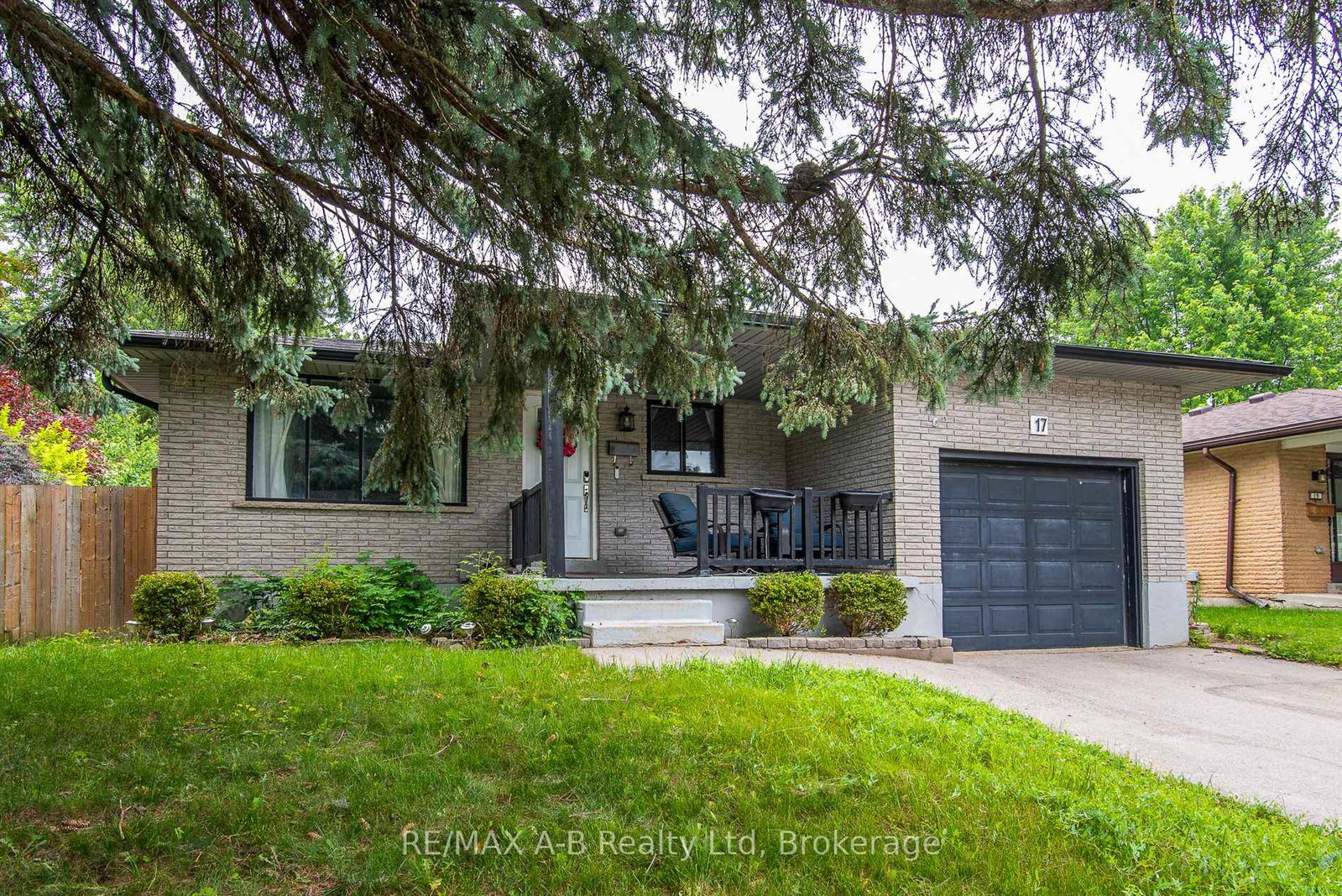 17-hickory-line-stratford-ontario-x12312547