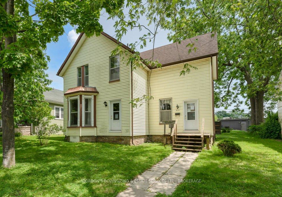 221-garden-street-gananoque-ontario-x12312571