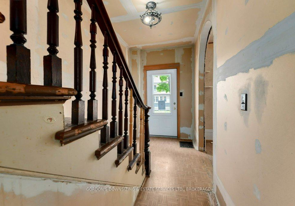 221-garden-street-gananoque-ontario-x12312571