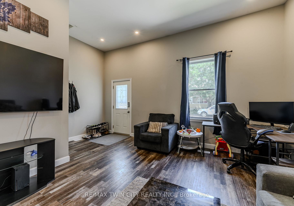 18-winniett-street-brantford-ontario-x12312764