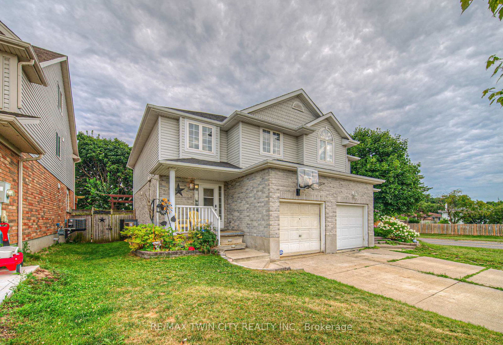 6-chateau-crescent-cambridge-ontario-x12313181