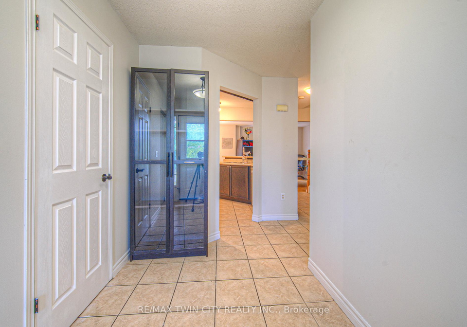 6-chateau-crescent-cambridge-ontario-x12313181