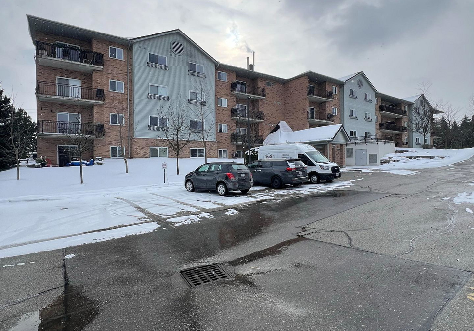 345-briarmeadow-drive-kitchener-ontario-x12313477