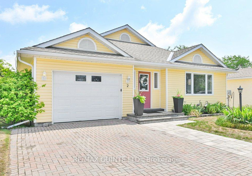 2-heritage-drive-prince-edward-county-ontario-x12313511
