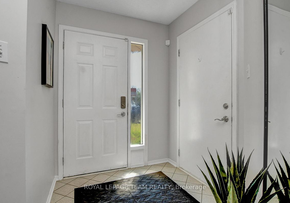 90-scarlet-court-ottawa-ontario-x12313791