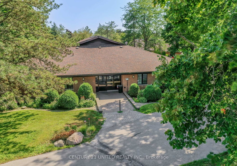3-paddock-wood-peterborough-east-ontario-x12315152