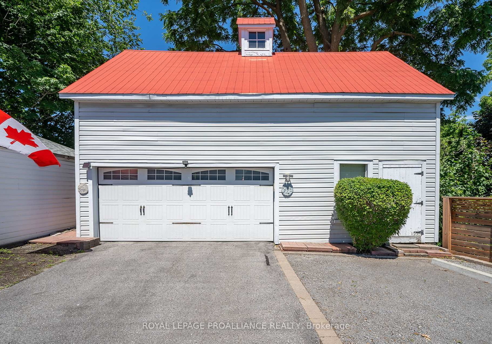 41-king-street-prince-edward-county-ontario-x12315484