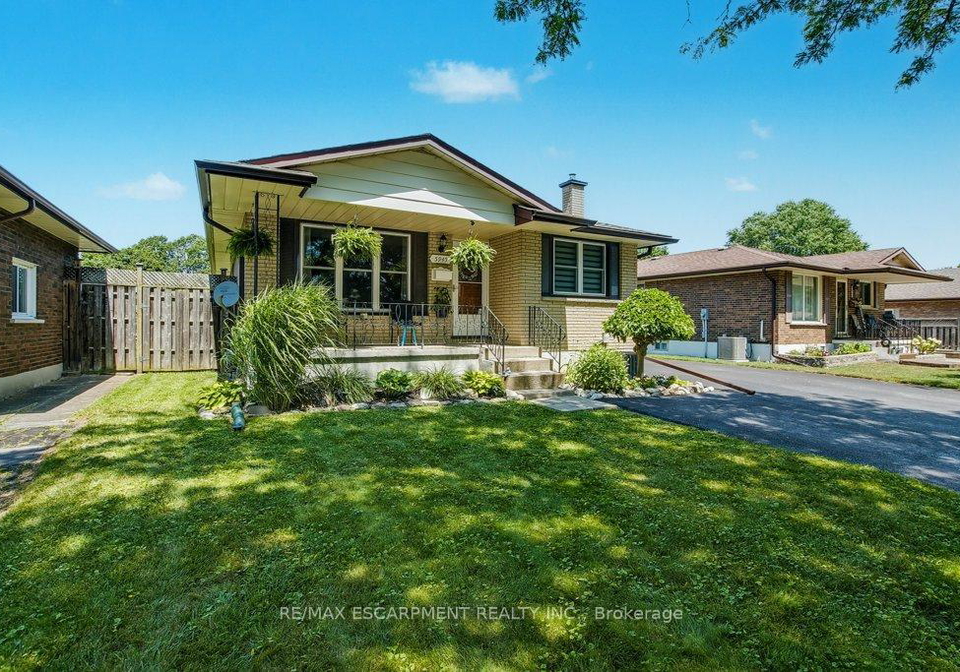 5945-frontenac-street-niagara-falls-ontario-x12315617