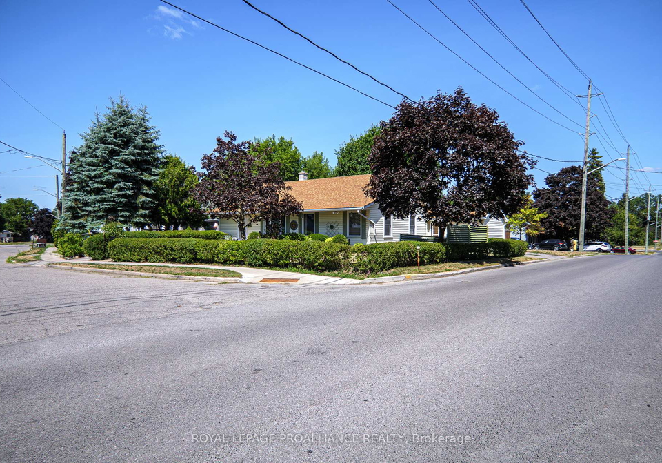 18-jackson-street-quinte-west-ontario-x12315730
