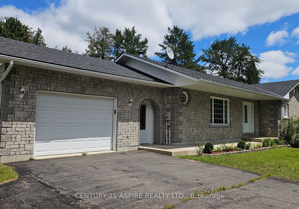 70-sprucedale-avenue-madawaska-valley-ontario-x12315760