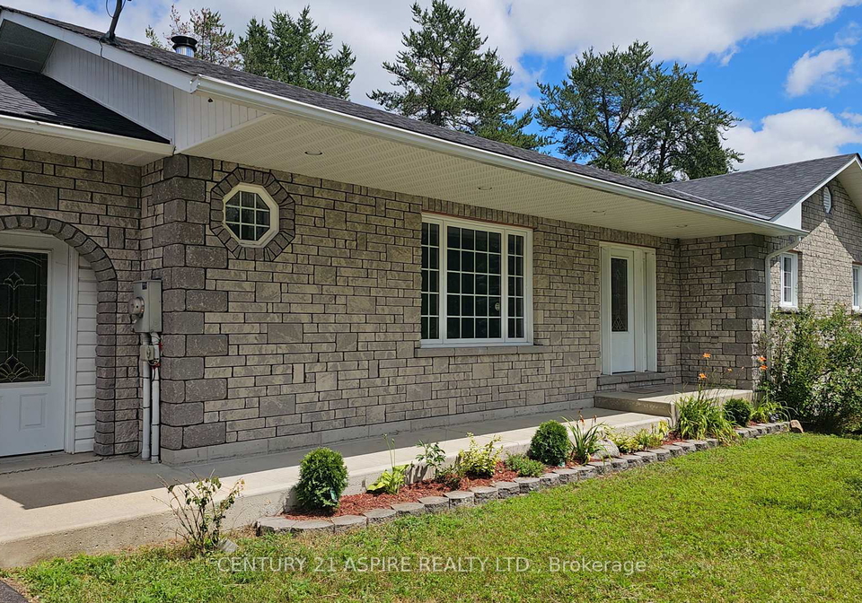 70-sprucedale-avenue-madawaska-valley-ontario-x12315760
