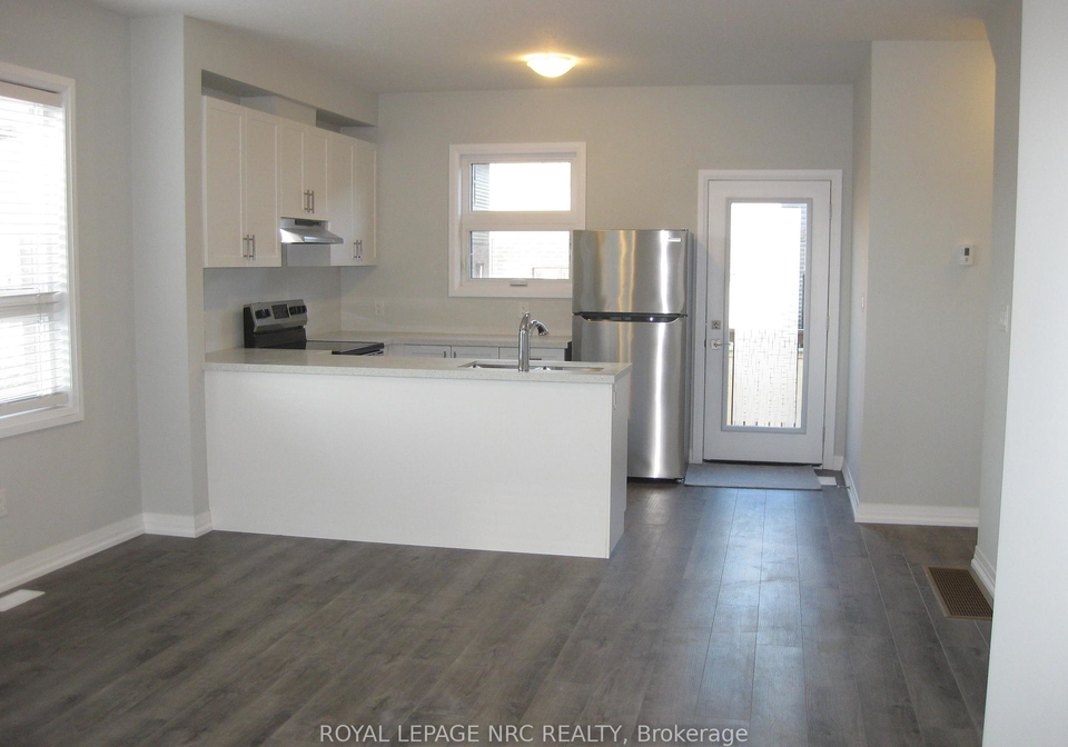 6705-cropp-street-niagara-falls-ontario-x12315840