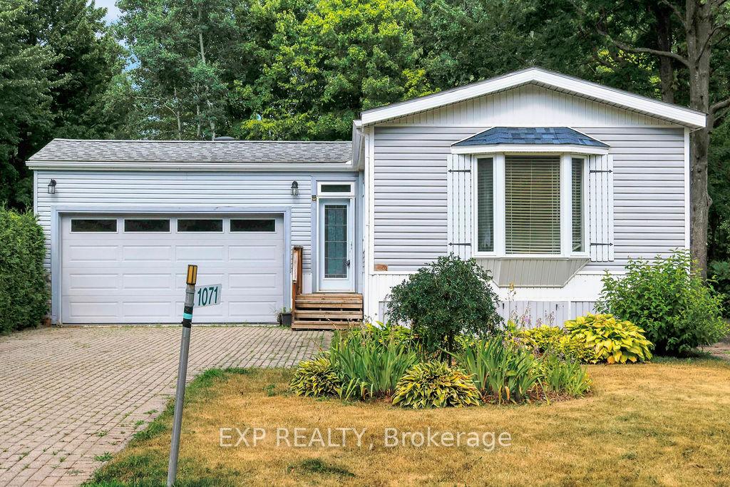 1071-teena-colleen-private-ottawa-ontario-x12316464