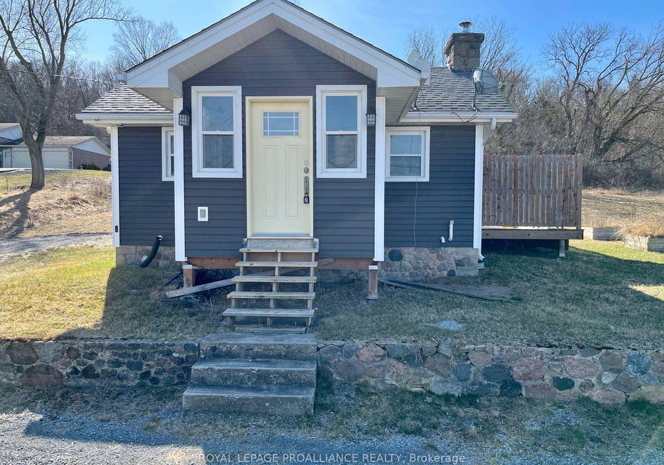 2237-county-road-3-na-prince-edward-county-ontario-x12317210