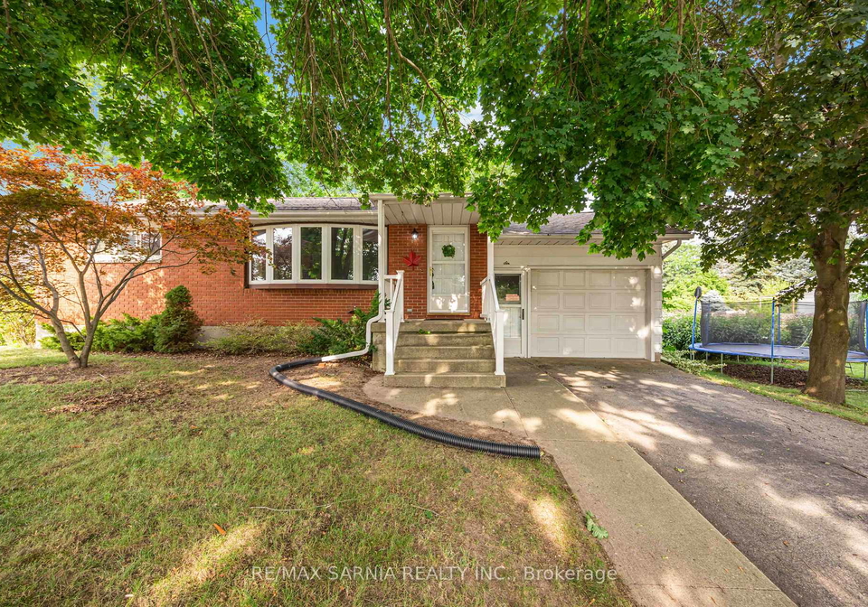 6-park-lane-lambton-shores-ontario-x12317268