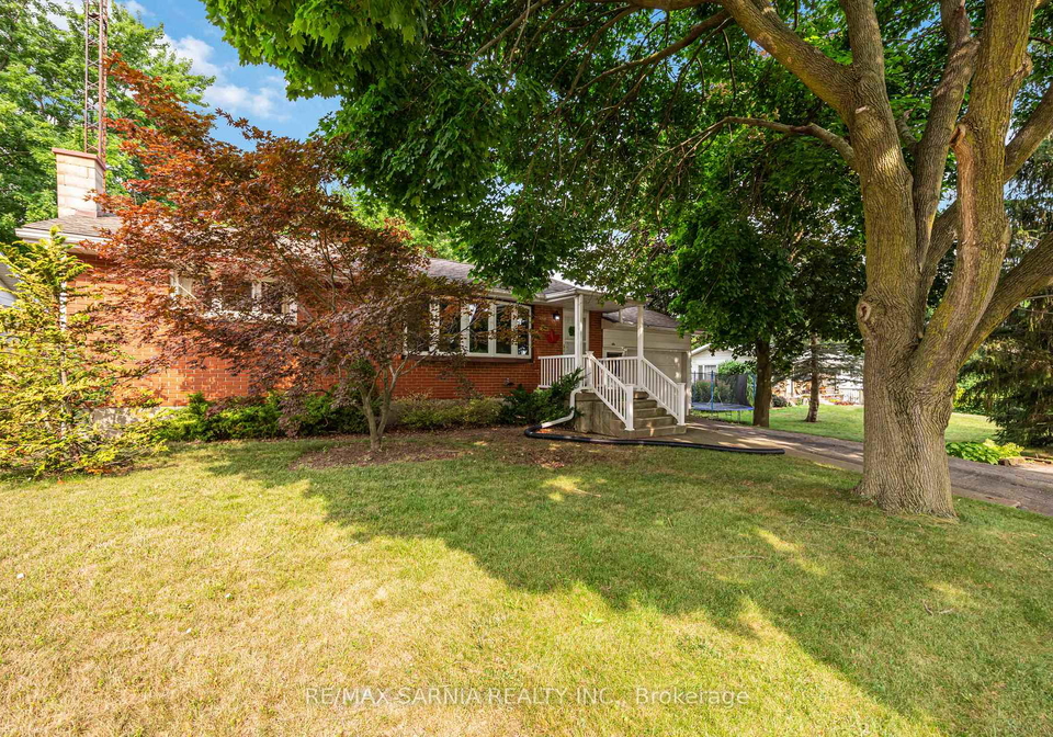 6-park-lane-lambton-shores-ontario-x12317268