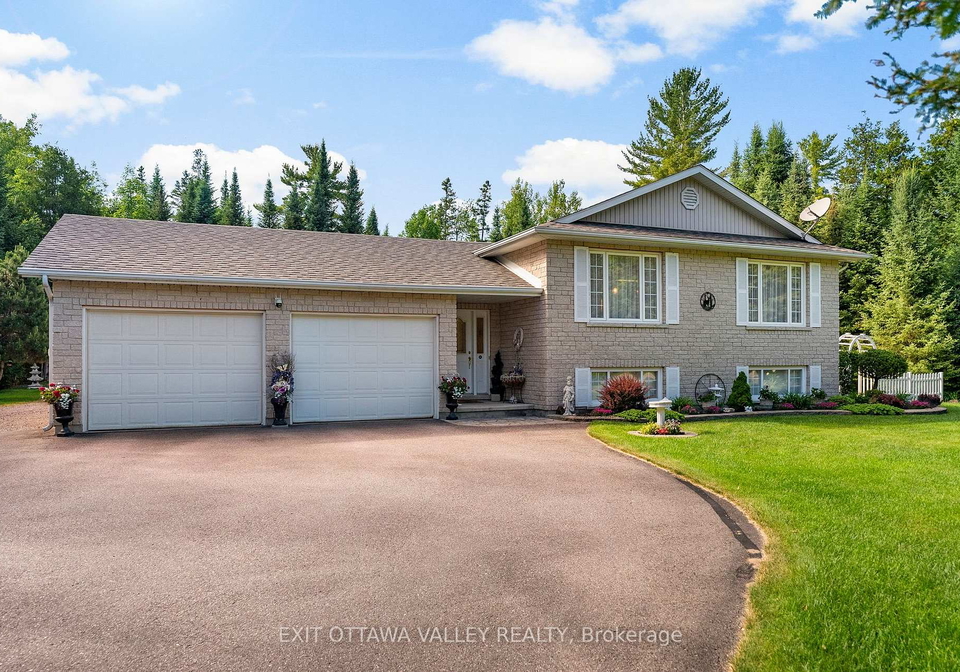 561-forest-park-road-laurentian-valley-ontario-x12317328