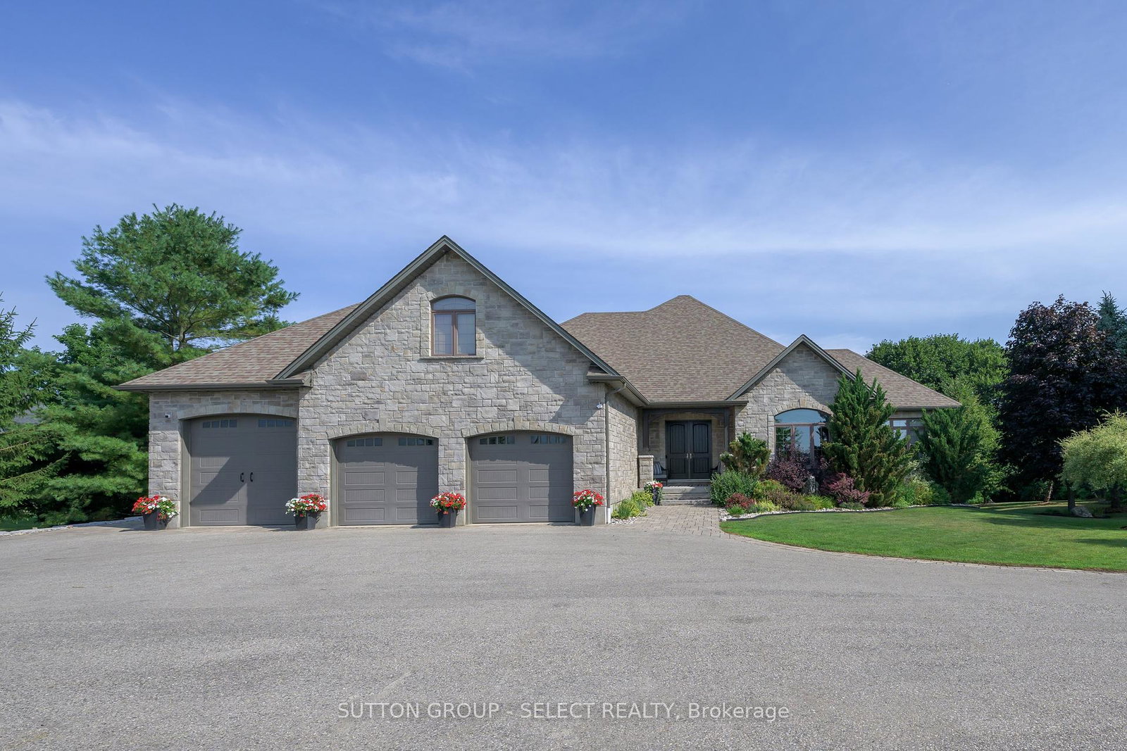 5686-william-street-lucan-biddulph-ontario-x12317583