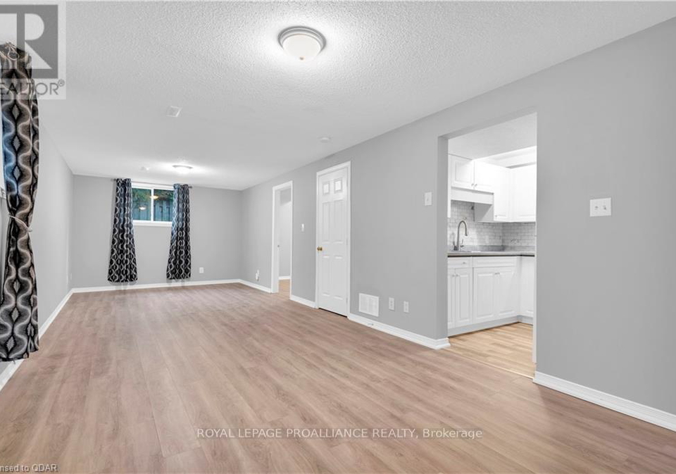 27b-metcalfe-street-quinte-west-ontario-x12317999