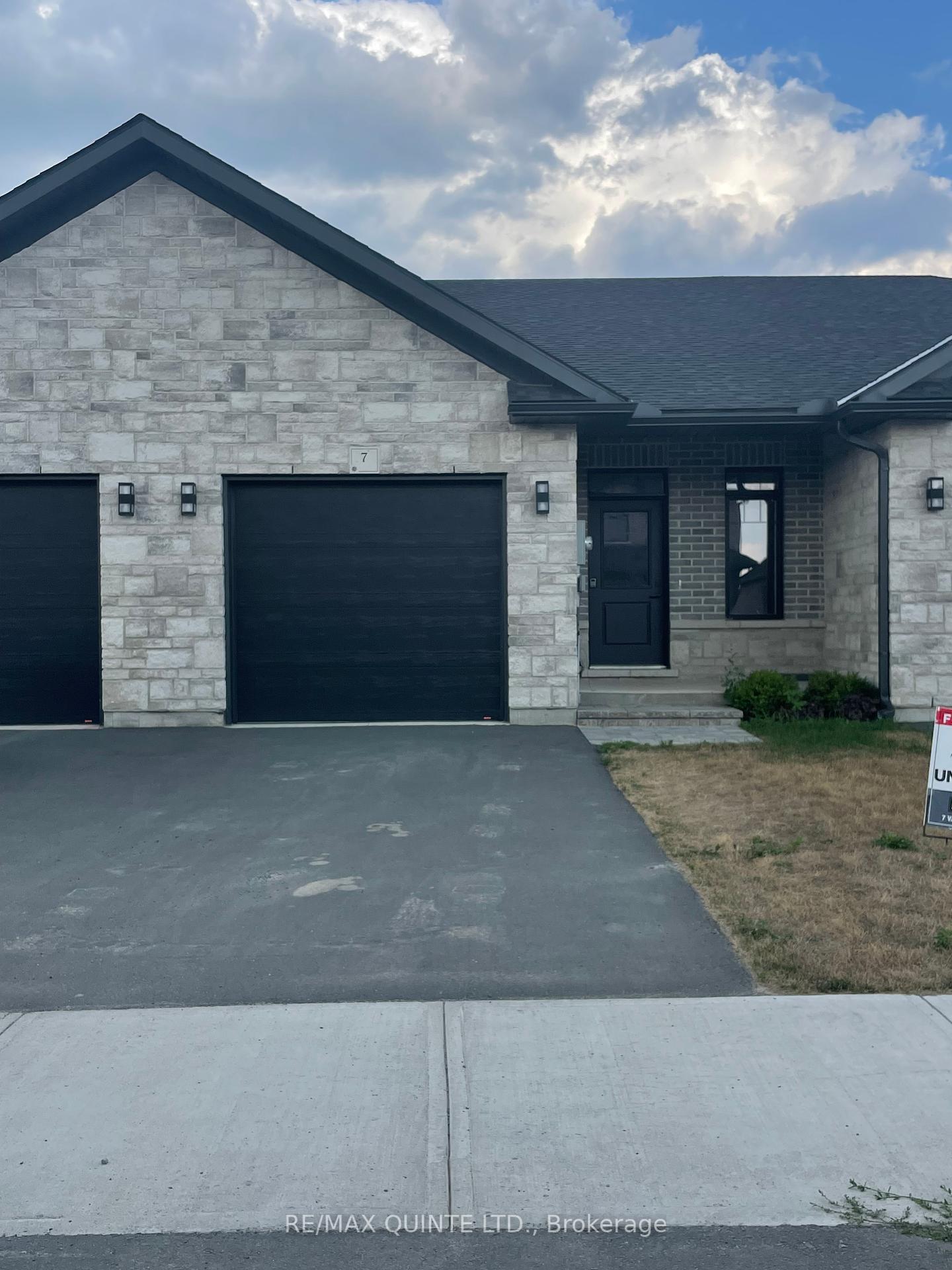 7-vaughn-court-belleville-ontario-x12318144