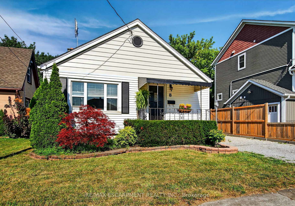 8-campbell-avenue-st-catharines-ontario-x12318482