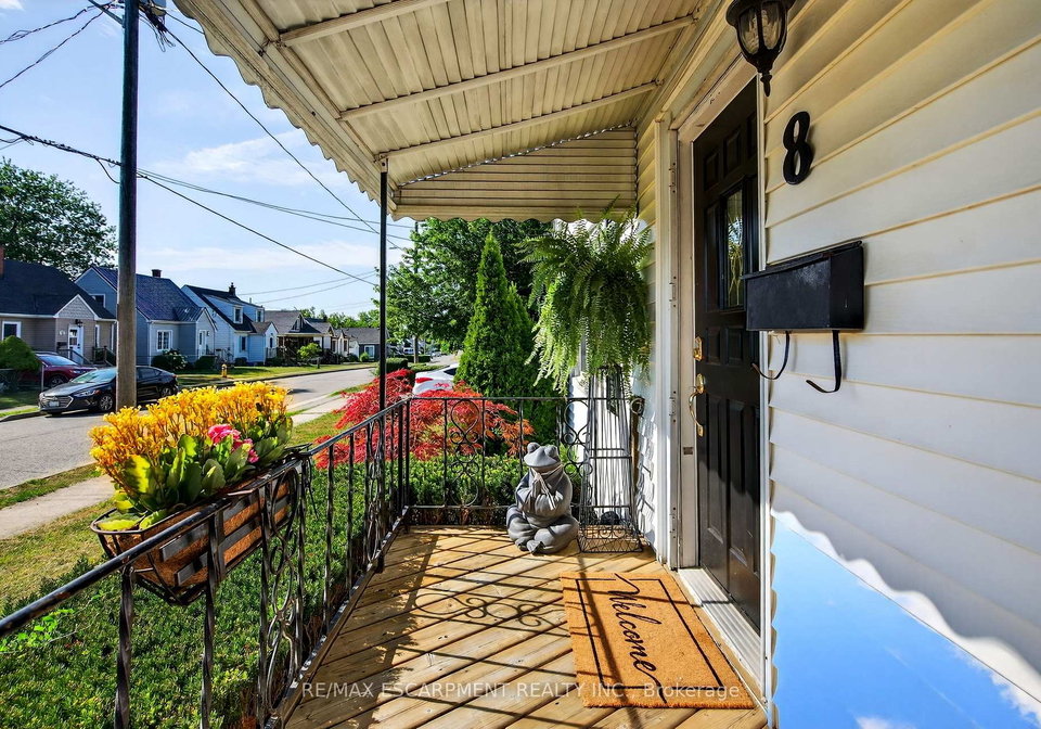 8-campbell-avenue-st-catharines-ontario-x12318482