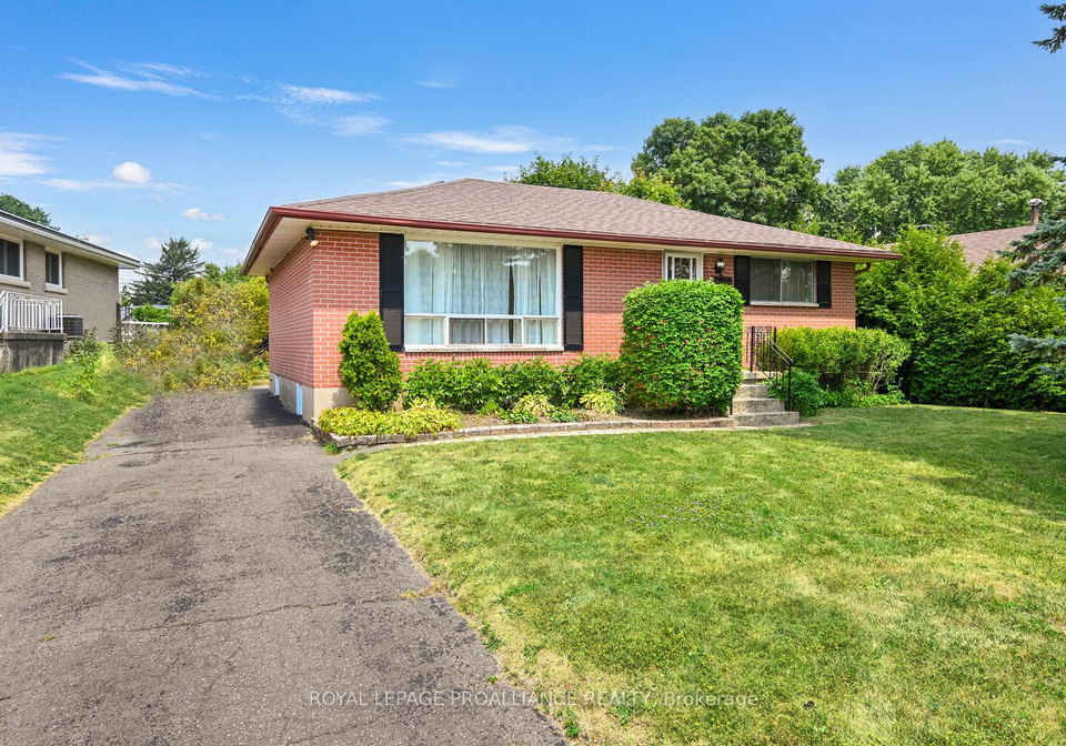 23-manor-drive-brockville-ontario-x12318605