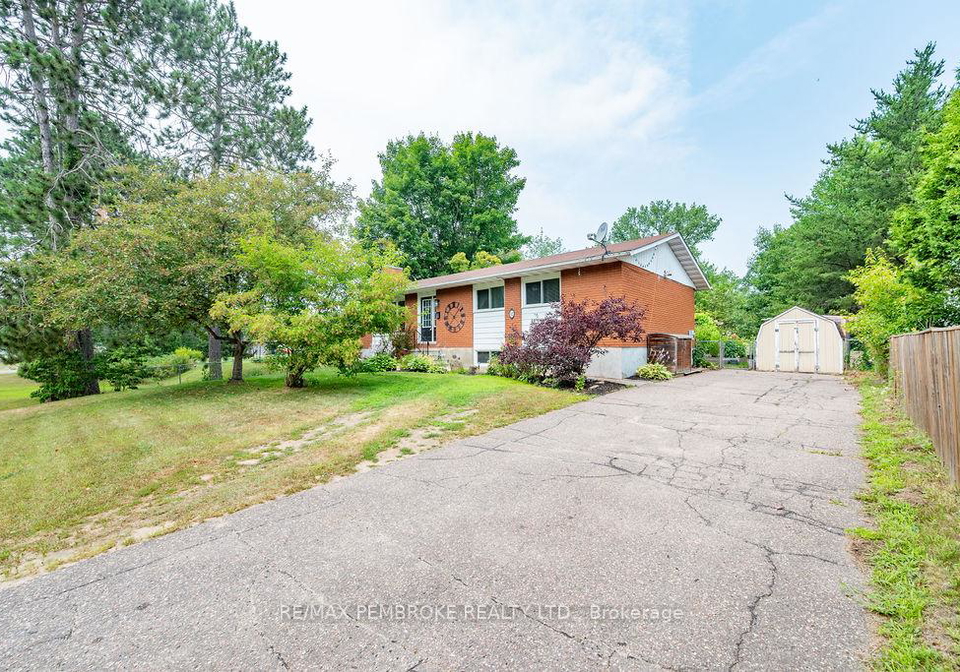12-roy-street-petawawa-ontario-x12319018