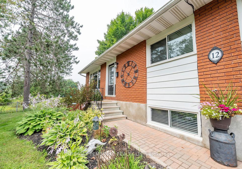 12-roy-street-petawawa-ontario-x12319018