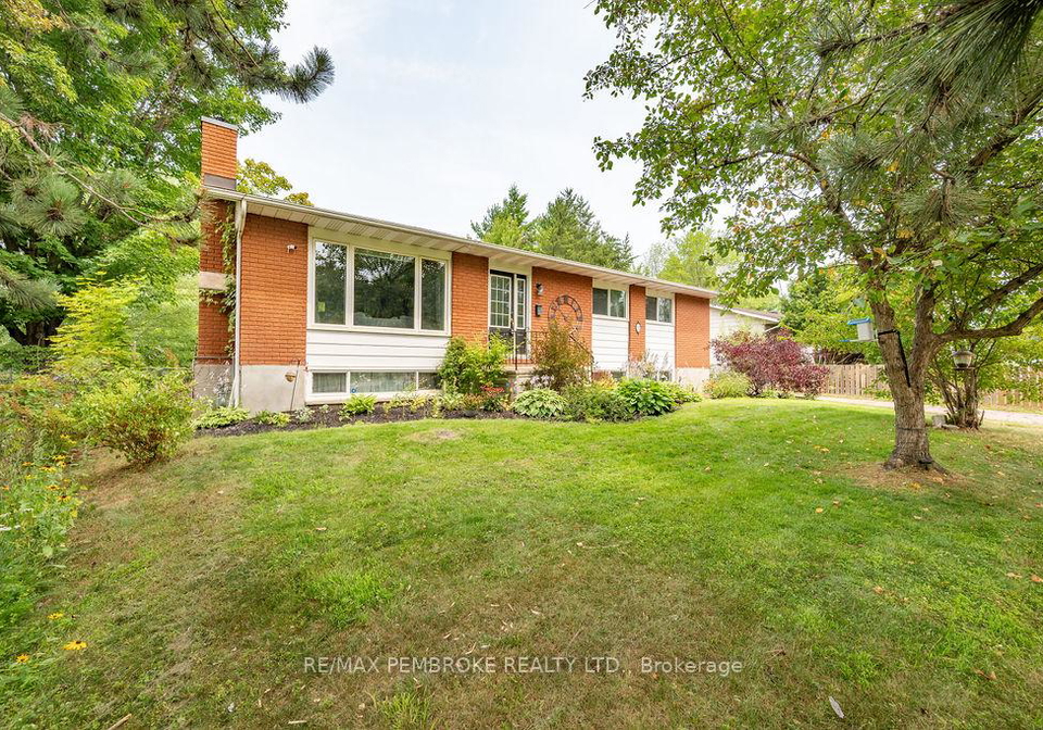 12-roy-street-petawawa-ontario-x12319018