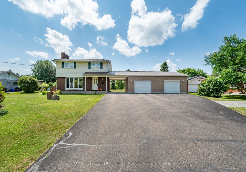 23-barry-street-laurentian-valley-ontario-x12319022