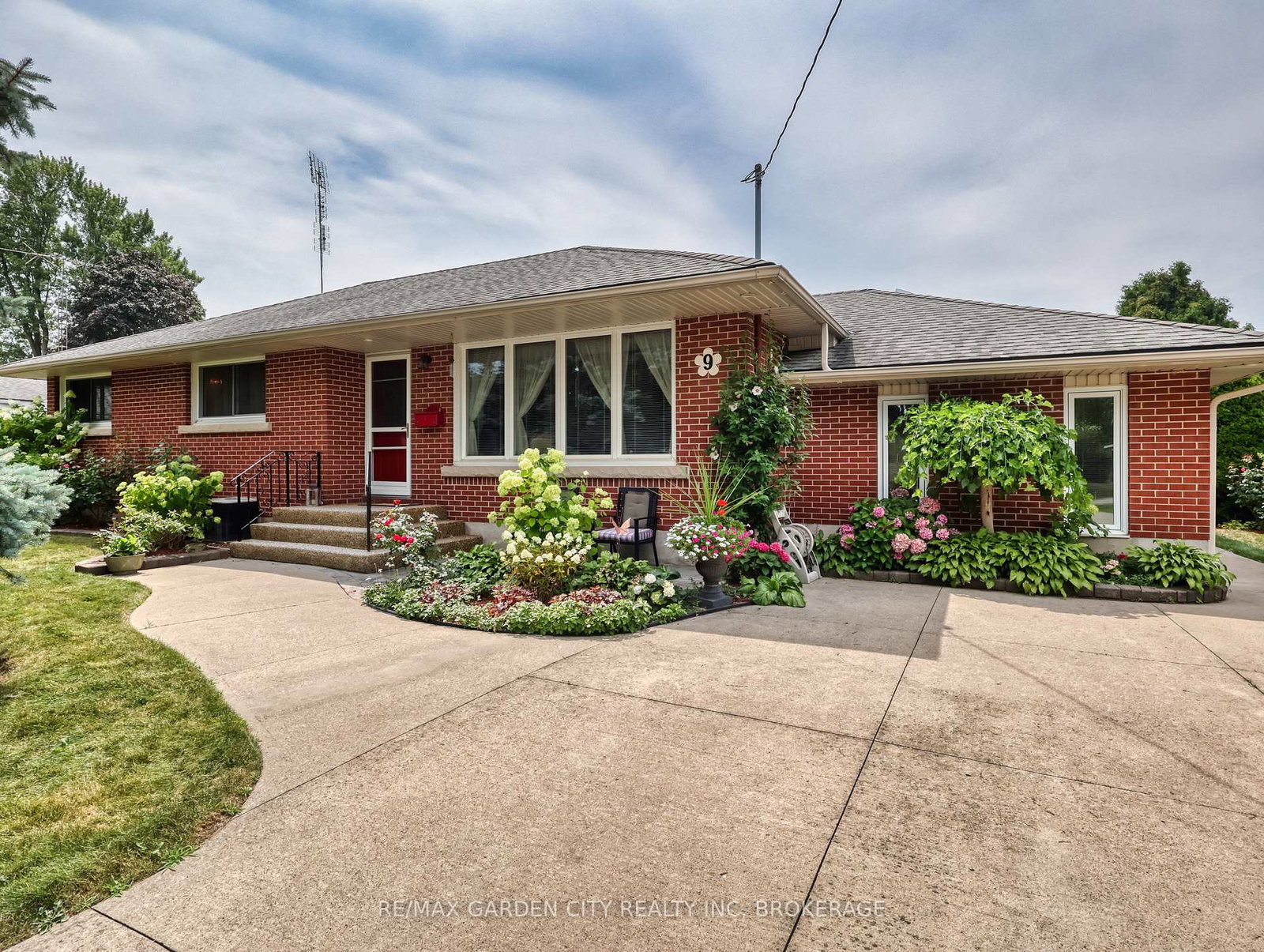 9-champa-drive-st-catharines-ontario-x12319310