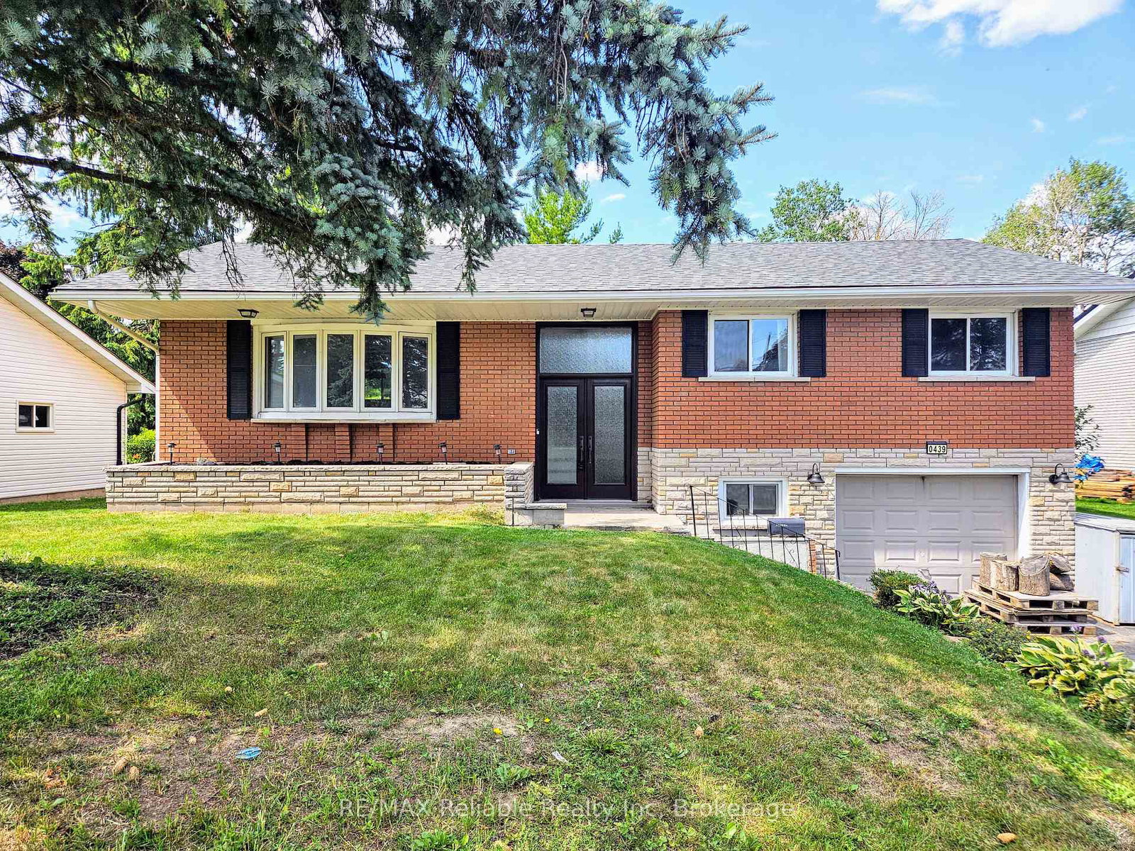 439-queen-street-e-e-wellington-north-ontario-x12320549